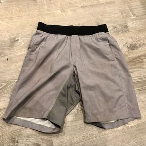 Lululemon The Short men’s gray and black band workout short 9” inseam, lined